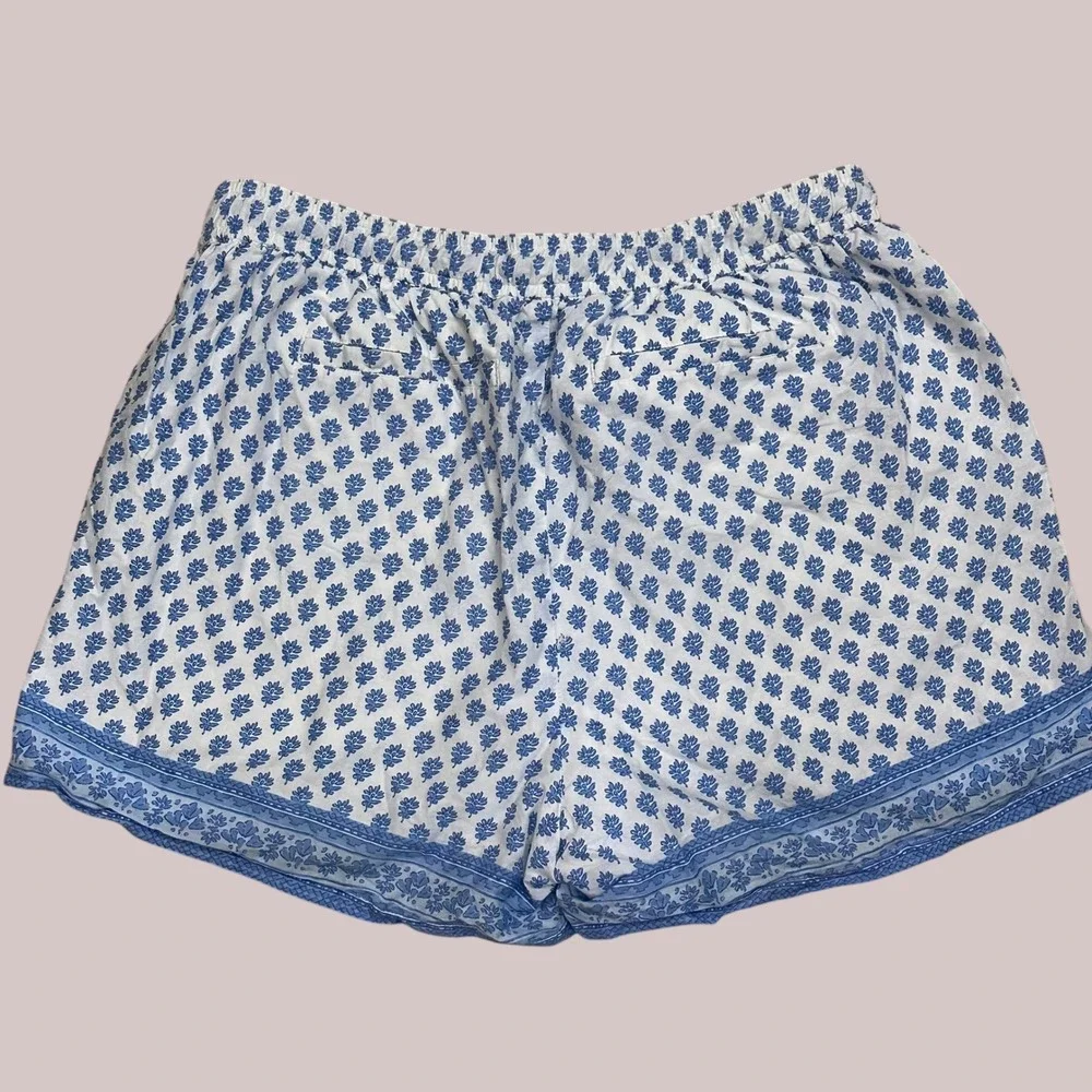 Vineyard Vines Blue Floral Drawstring Waist Shorts Lined size Medium